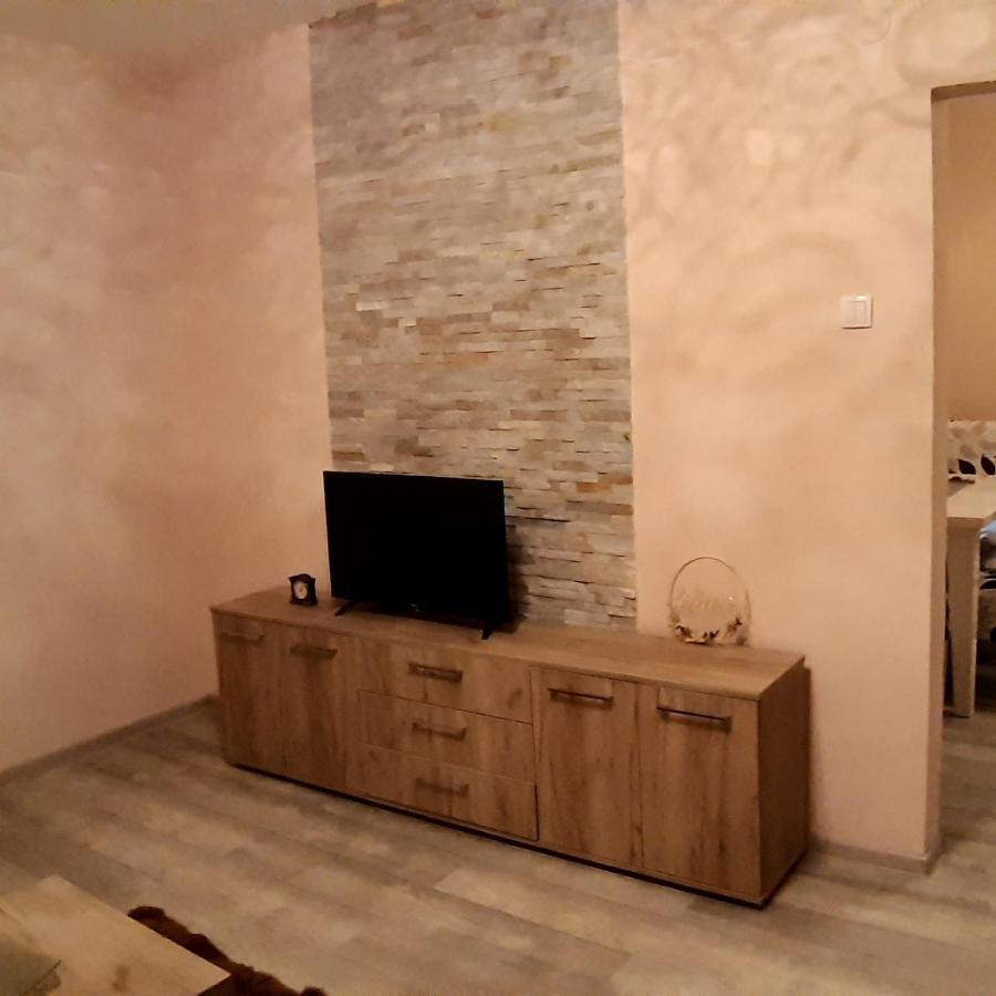 Lux Apartman Cacak Exterior photo