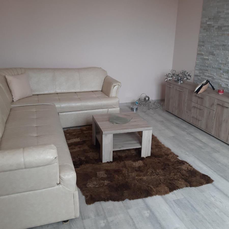 Lux Apartman Cacak Exterior photo