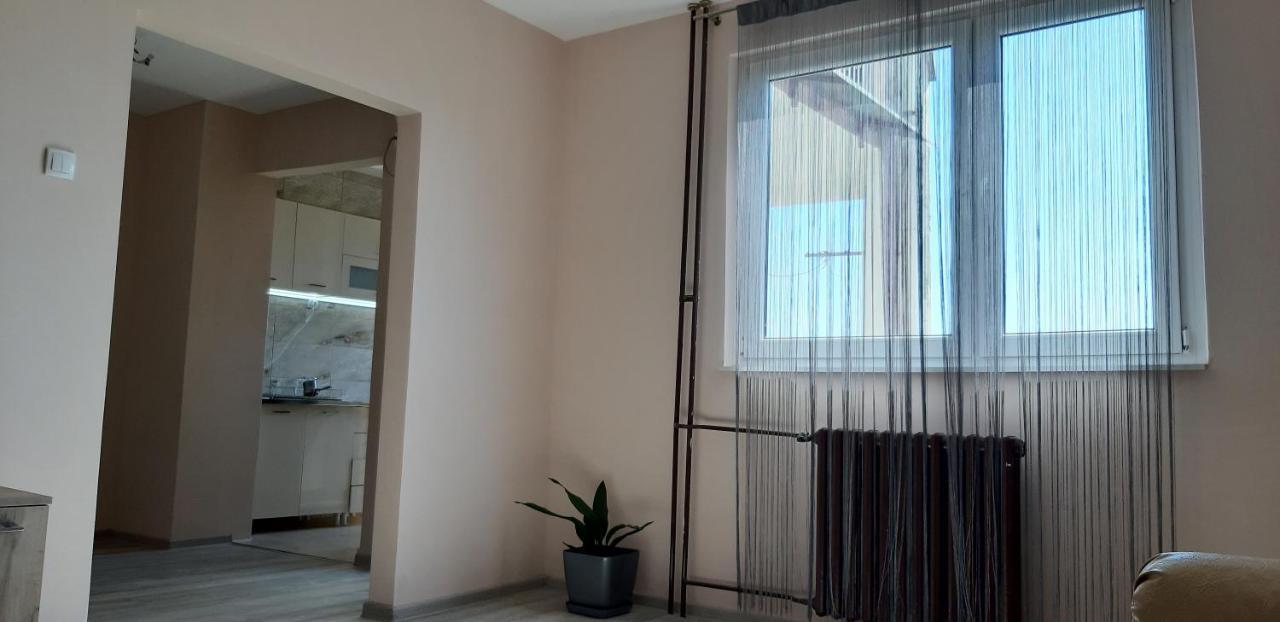 Lux Apartman Cacak Exterior photo