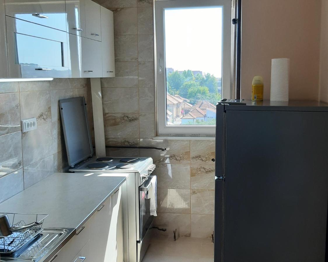 Lux Apartman Cacak Exterior photo