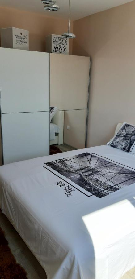 Lux Apartman Cacak Exterior photo