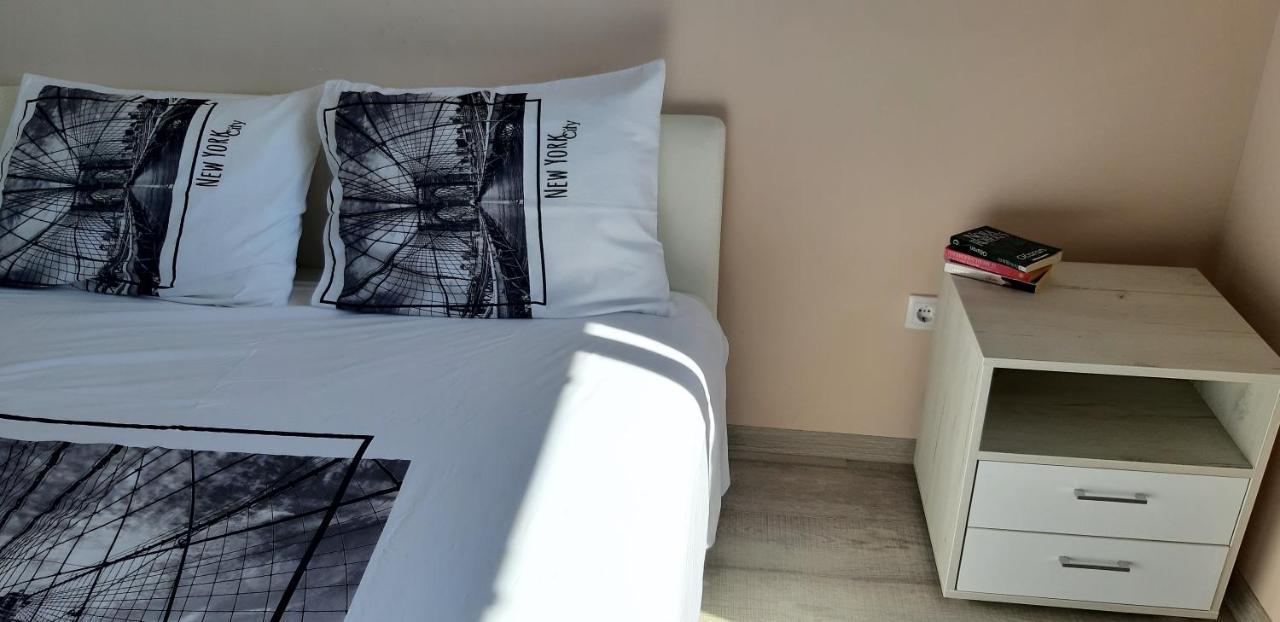 Lux Apartman Cacak Exterior photo